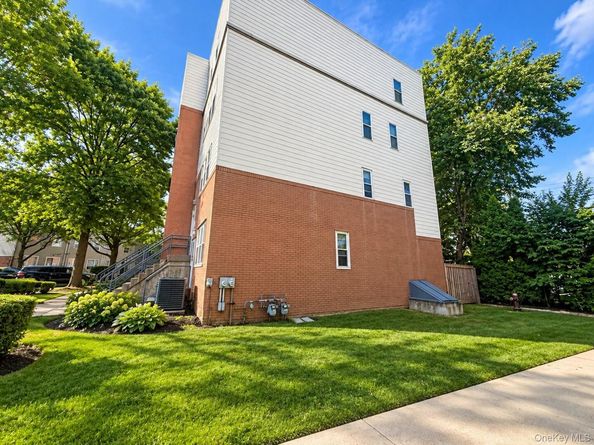 200 Neptune Court 6200C, Bronx NY 10473
