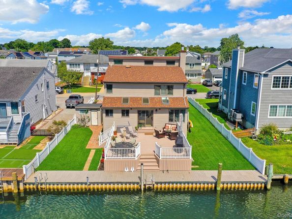 12 Jetmore Place, Massapequa NY 11758