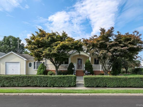 46 Woodbine Drive E, Hicksville NY 11801