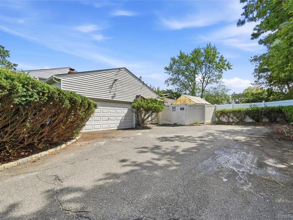 124 E Woodside Avenue, Patchogue NY 11772