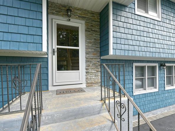 35 Jensen Road, Bay Shore NY 11706