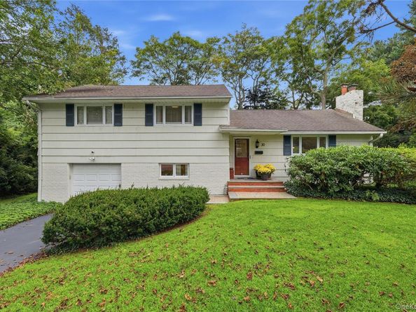 30 Oregon Drive, Huntington Station NY 11746