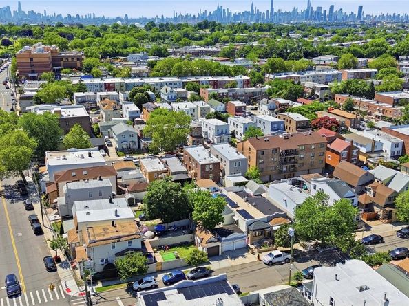 6424 Pleasantview Street, Middle Village NY 11379
