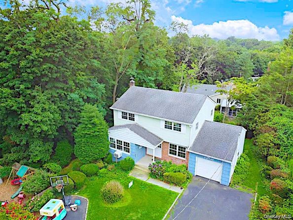 7 Locust Street, Glen Head NY 11545