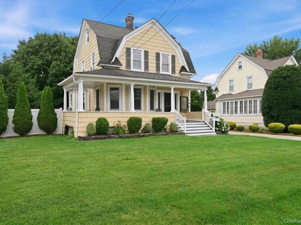 991 Cottage Place, Baldwin NY 11510