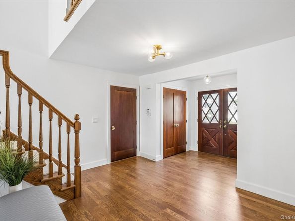 Undisclosed Address #1022367, Old Bethpage NY 11804
