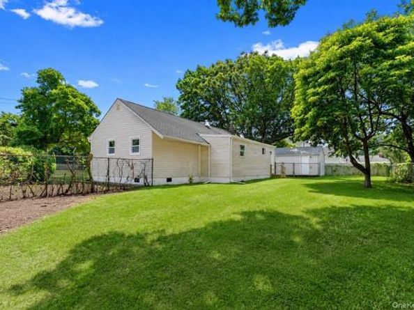 1340 Manor Lane, Bay Shore NY 11706