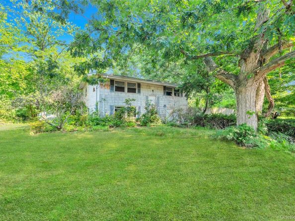 41 Arrowhead Lane, East Setauket NY 11733
