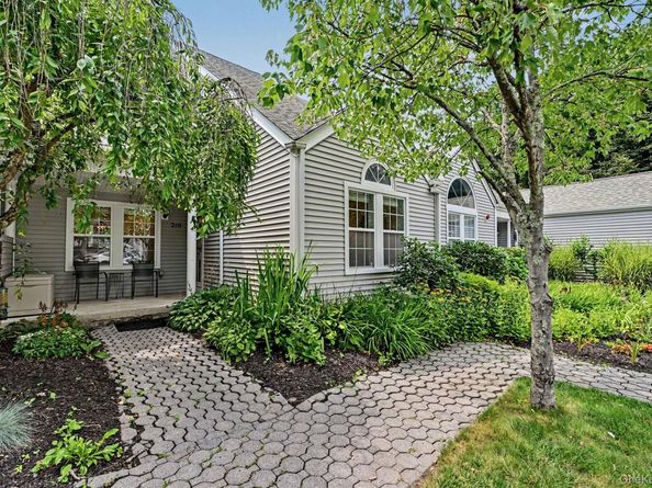 210 Sandpiper Court 210, Yorktown Heights NY 10598