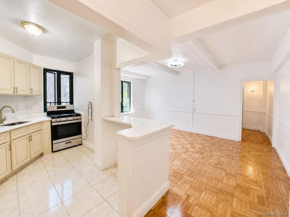 1564 Unionport Road 5A, Bronx NY 10462