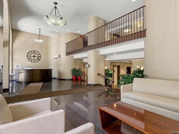 15 Stewart Place 1S, White Plains NY 10603