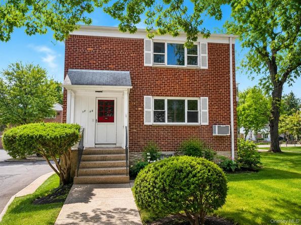 15-98 212 Street 276, Bayside NY 11360