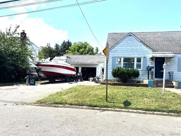 11 Stevens Place, Huntington Station NY 11746