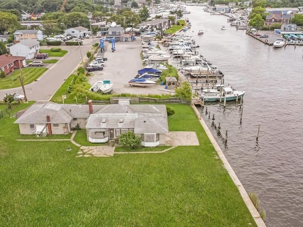 84 Sunset Lane, Patchogue NY 11772