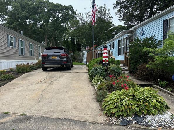 1661 Old Country Road 189, Riverhead NY 11901