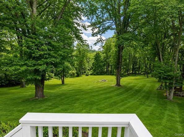 12 Hilltop Road, Waccabuc NY 10597