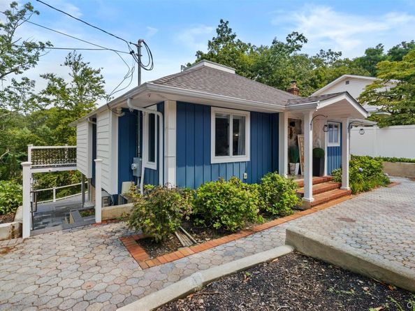 39 Potter Lane, Halesite NY 11743