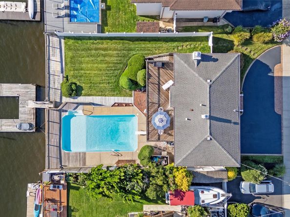 2718 Riverside Drive, Wantagh NY 11793