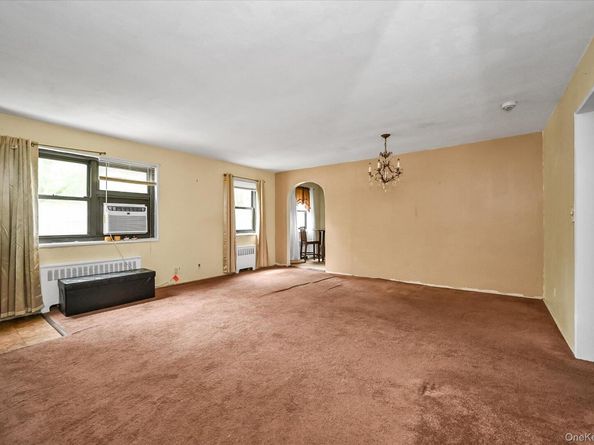 16051 17th Avenue Lower, Whitestone NY 11357