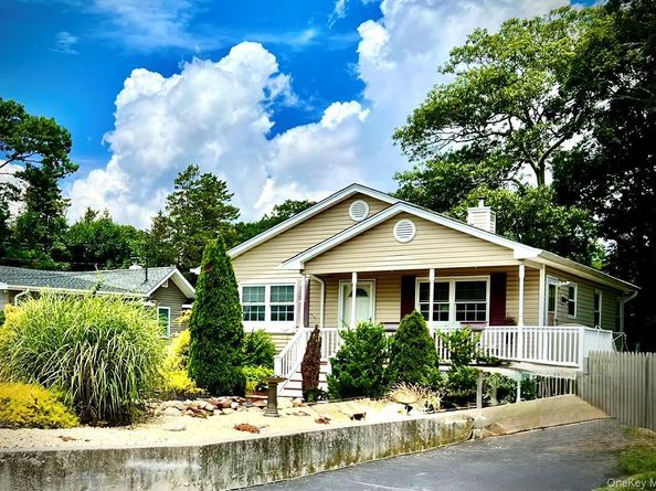 89 Rugby Drive, Shirley NY 11967