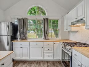 6 New York Avenue, Stony Brook NY 11790
