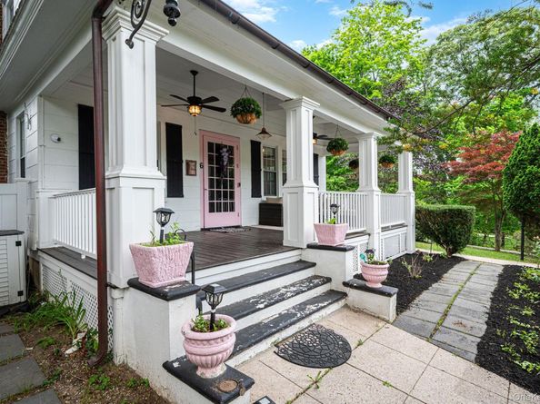 6 New York Avenue, Stony Brook NY 11790