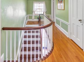 21 Bayview Avenue, Great Neck NY 11021