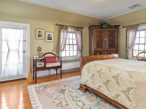 21 Bayview Avenue, Great Neck NY 11021