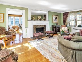 21 Bayview Avenue, Great Neck NY 11021