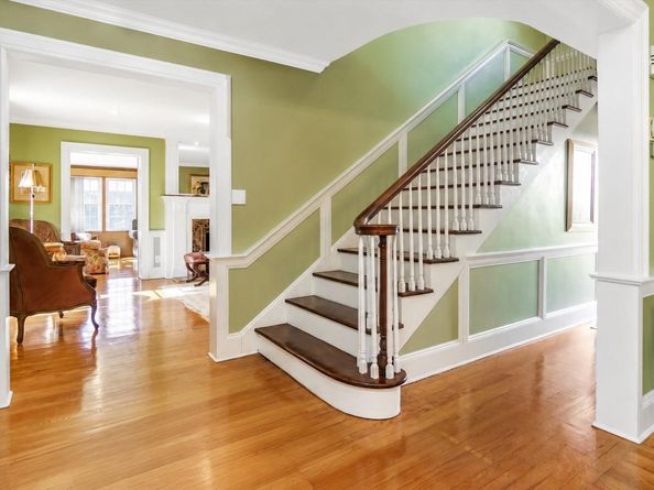 21 Bayview Avenue, Great Neck NY 11021