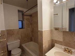 142 E 49th Street 5B, New York (Manhattan) NY 10017