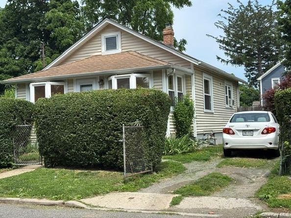 22 E 5th Street, Huntington Station NY 11746