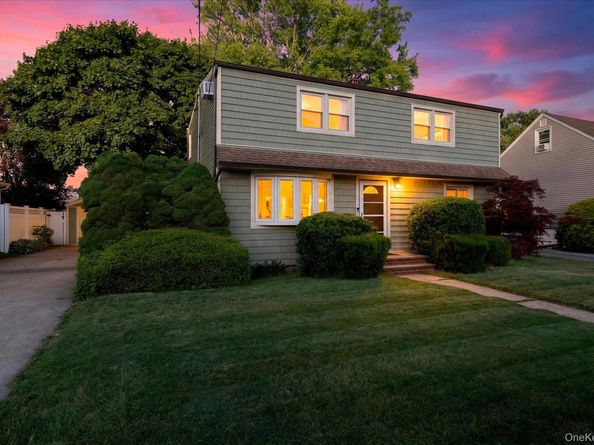 2545 Sycamore Avenue, Wantagh NY 11793