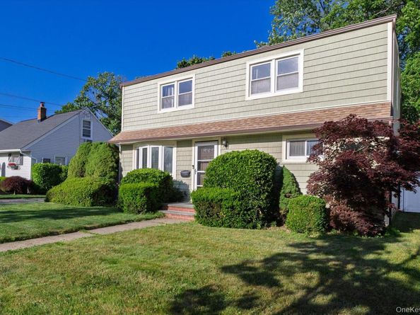2545 Sycamore Avenue, Wantagh NY 11793