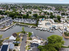 228 W Clearwater Road, Lindenhurst NY 11757