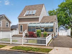 228 W Clearwater Road, Lindenhurst NY 11757
