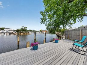 228 W Clearwater Road, Lindenhurst NY 11757