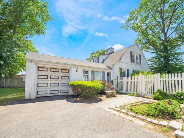 425 Baldwin Road, Hempstead NY 11550