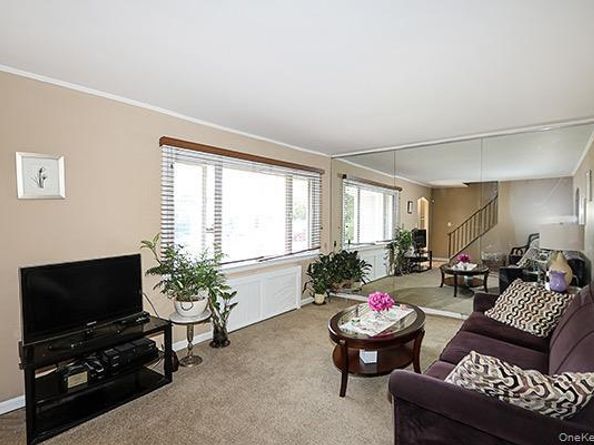 530 Coolidge Avenue, Rockville Centre NY 11570
