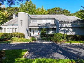 11 Clearmeadow Lane, Woodbury NY 11797