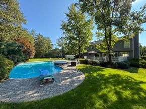 11 Clearmeadow Lane, Woodbury NY 11797