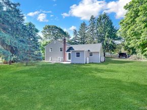 85 Hawthorne Street, Selden NY 11784