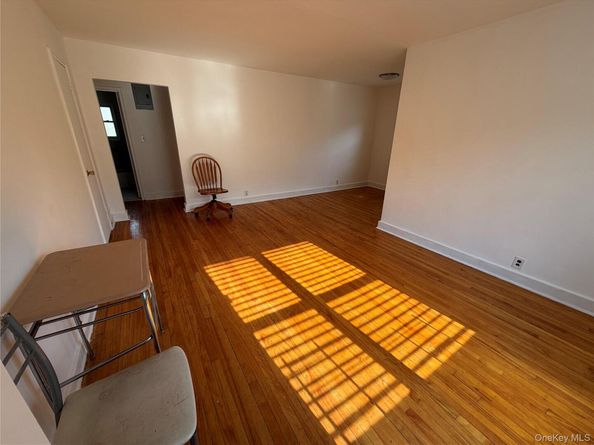 196-61 69th Avenue 1, Fresh Meadows NY 11365