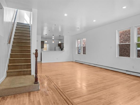 937 E 225th Street, Bronx NY 10466