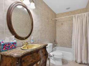 4 Gates Avenue, Plainview NY 11803