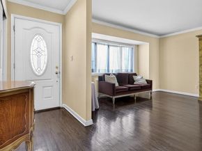 4 Gates Avenue, Plainview NY 11803