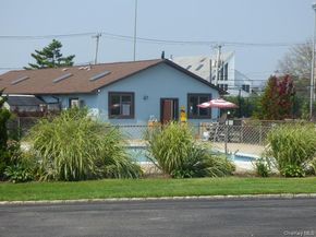 1 Anchorage Way 1401, Freeport NY 11520