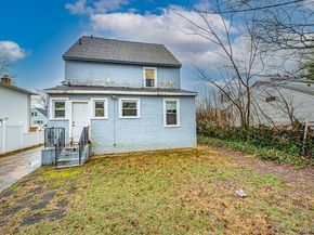 17 Hope Street, Hempstead NY 11550