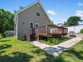 9 Pinedale Avenue, Farmingville NY 11738