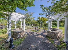 200 Merrick Road F, Amityville NY 11701